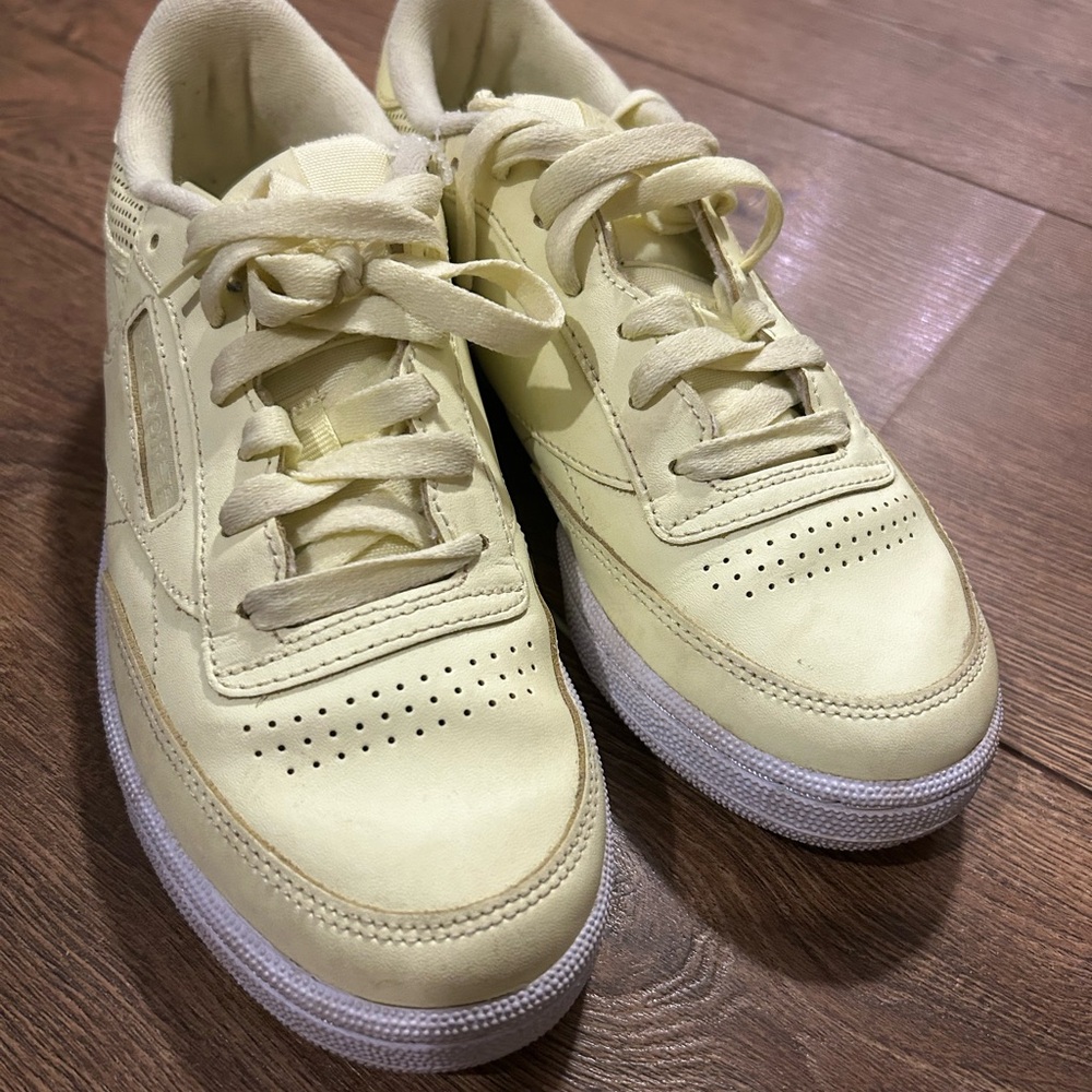 Reebok Club C 85 Shoes bright Yellow Sneakers with White Soles